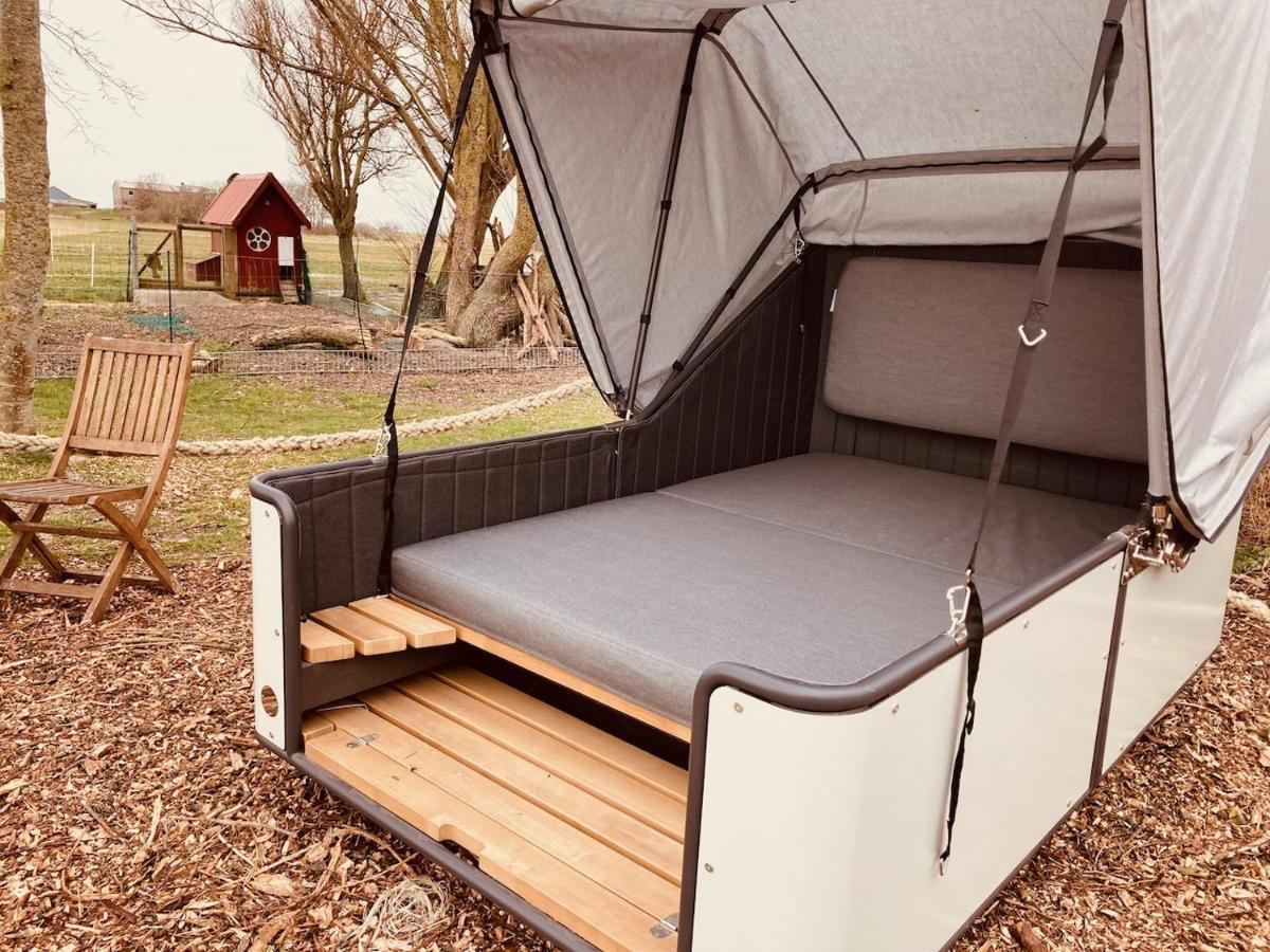 Luxury tent Hof Steinhuetten Schlafstrandkorb Westerhever